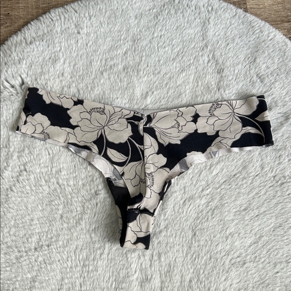 PINK Victoria's Secret Floral Thong Panty S - Picture 3 of 3